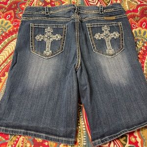 Cowgirl Tuff Shirts Victory Cream Size 35